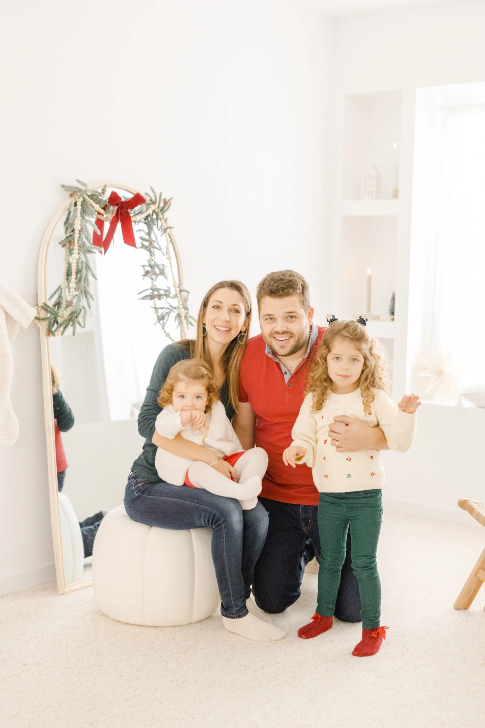 bonheur enfant sourire famille beige